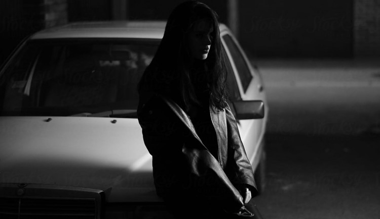 Řidička s půl promile se při kontrole u Olomouce vydávala za svou sestru. Měla totiž zákaz řízení na deset let