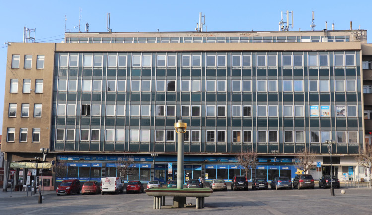 V Přerově si lidé až do dubna nevyřídí občanský a řidičský průkaz a ani pas. Úředníci se stěhují z EMOSU