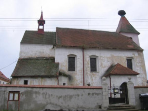 Kostel sv. Petra a Pavla se hřbitovem - Strýčice