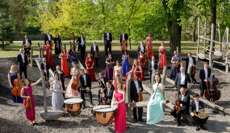 Jihočeská filharmonie hraje v nové reklamní kampani Není hráč jako hráč