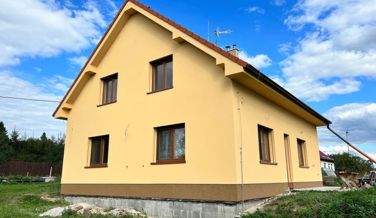 Proměníme vaši stavbu na dům, říká Jakub Kučera z rodinné firmy Fasom, která se zabývá fasádami a omítkami