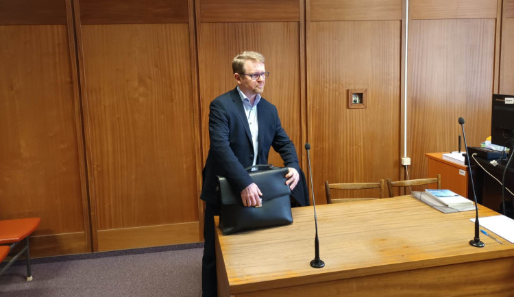 Chemik Zbořil vysoudil na univerzitě přes milion za nevyplacené odměny. Souviselo to s CATRIN, tvrdí