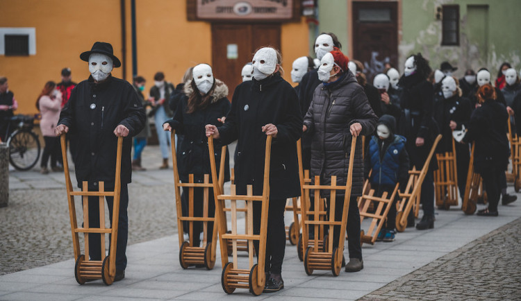 O Velikonocích budou na jihu Čech trhy, prohlídky zámků, hrkání i obří vejce