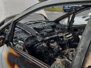 Další požár automobilu na Pražském sídlišti v Budějovicích. Příčina zatím není jasná