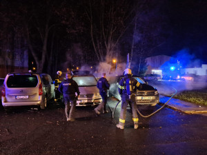 Další požár automobilu na Pražském sídlišti v Budějovicích. Příčina zatím není jasná