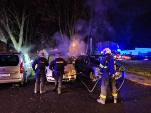 Další požár automobilu na Pražském sídlišti v Budějovicích. Příčina zatím není jasná