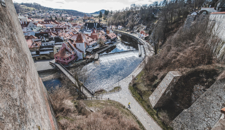 size4-16040596181826-2-cesky-krumlov-zdrazi-poplatky-z-ubytovani-a-ze-vstupneho-na-akce