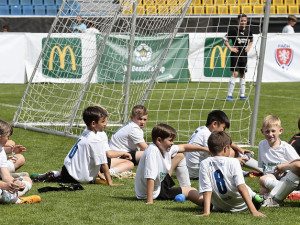 Fotbalový turnaj pro české školy hlásí rekordní zájem a nově zapojuje i malotřídní školy