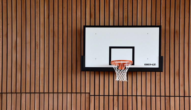 Peníze na stavbu basketbalového hřiště v Písku věnuje i Vít Krejčí