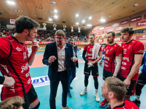 Před fanoušky hrajeme víc srdcem. Pojeďte s námi do Liberce, vzkazuje Zach