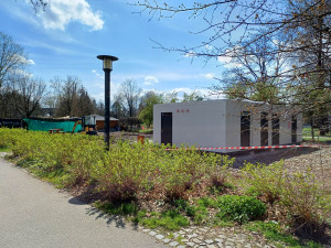 V centru Budějc instalují novou kavárnu, fungovat bude od léta