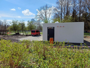 V centru Budějc instalují novou kavárnu, fungovat bude od léta