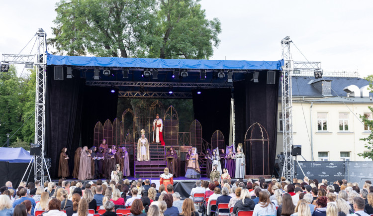 Moravské divadlo Olomouc chystá ve Smetanových sadech letní festival