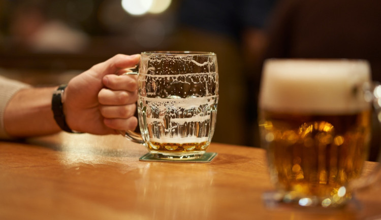 Patnáct procent vesnických hospod za poslední čtyři roky skončilo, další lapají po dechu