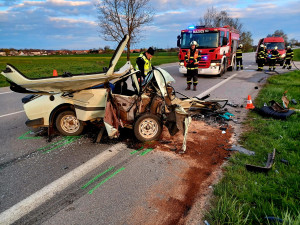 U Bavorovic se čelně srazila dvě auta. Starší řidič zemřel