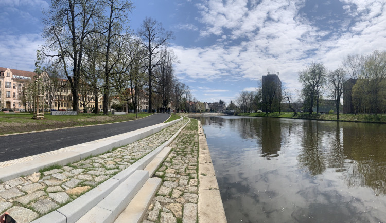 U Malše vznikla náplavka. Do nového parku lidé vyrazí v květnu