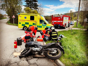 U Bavorova na Strakonicku došlo k vážné nehodě. Motorkář se střetl s řidičem, který mu nedal přednost