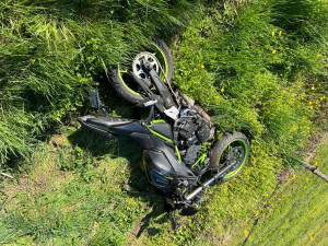 Jihočeští záchranáři dnes opět vyráželi k vážným nehodám motocyklů. Na Písecku se srazili tři motorkáři