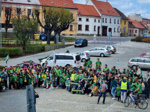 Fanoušci zorganizovali pochod Dačicemi.