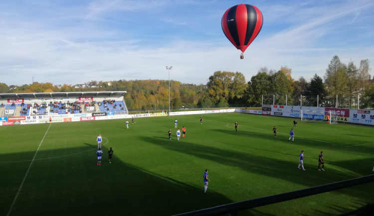Fotbalový stadion v Kvapilově ulici.