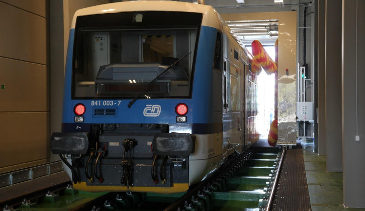 V Havlíčkově Brodě otevřeli moderní myčku na kolejová vozidla. Stála přes 80 milionů a je ekologicky nenáročná