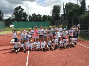 Na prázdninové tenisové kempy 2023 zve LTC VITON České Budějovice