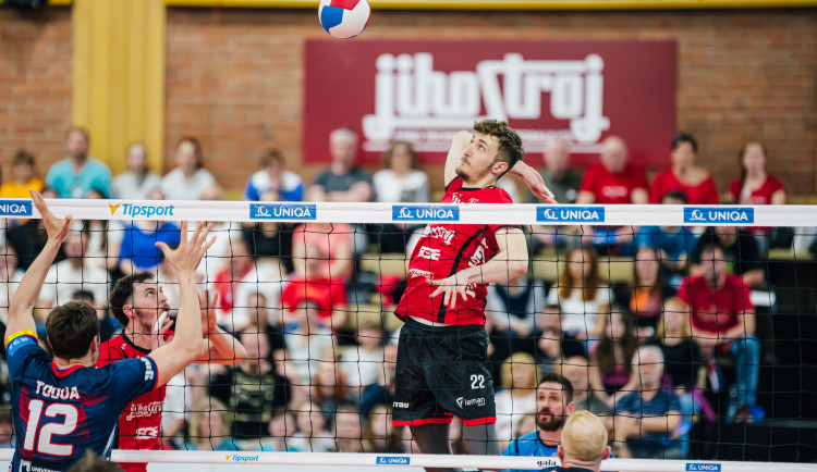 Oliver Sedláček pokračuje v Jihostroji.