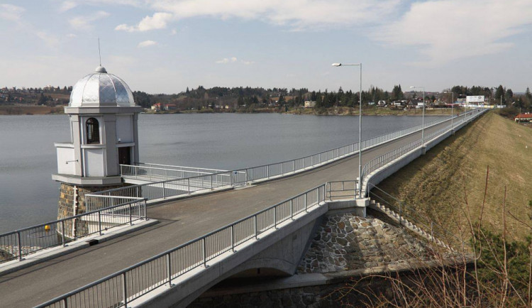 Prostějov opět přispěje na čistou vodu na Plumlovské přehradě. Dotace je padesát tisíc korun