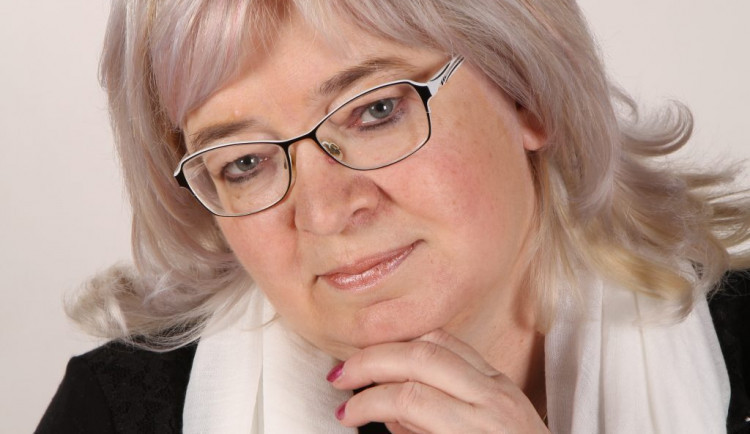 Senátorka Hamplová šířila lži o tuberkulóze z Ukrajiny. Obviněná nebude, policie případ odložila