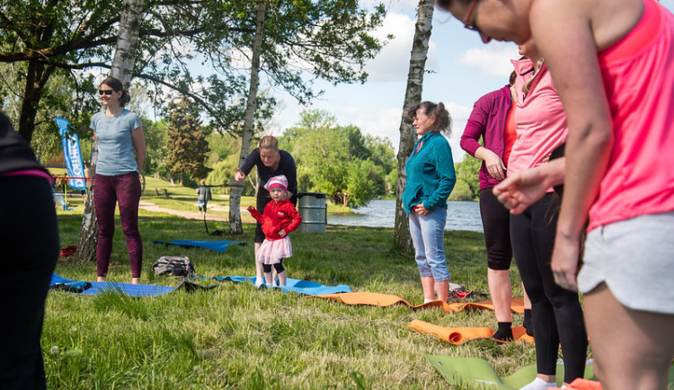 TIP NA VÍKEND: Festival zdraví Pohybrady se na olomouckém přírodním koupališti koná již potřetí