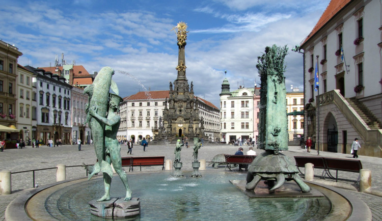 Náročná oprava Sloupu Nejsvětější Trojice potrvá dvě letní sezony. Olomouc již vypsala tendr