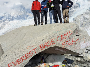 S kamarády v základním táboře Everestu