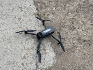 Energetici kontrolují elektrické vedení drony. Ušetří si tím práci a rychleji zjistí poruchy