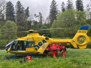 Zraněného muže v nepřístupném terénu pomohl zachránit vrtulník Kryštof