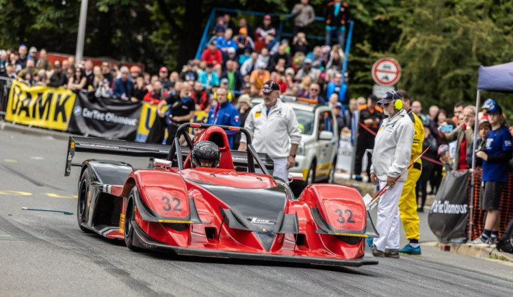 Šternberk ovládnou stovky jezdců na závodech do vrchu. Ecce Homo přinese komplikace v dopravě