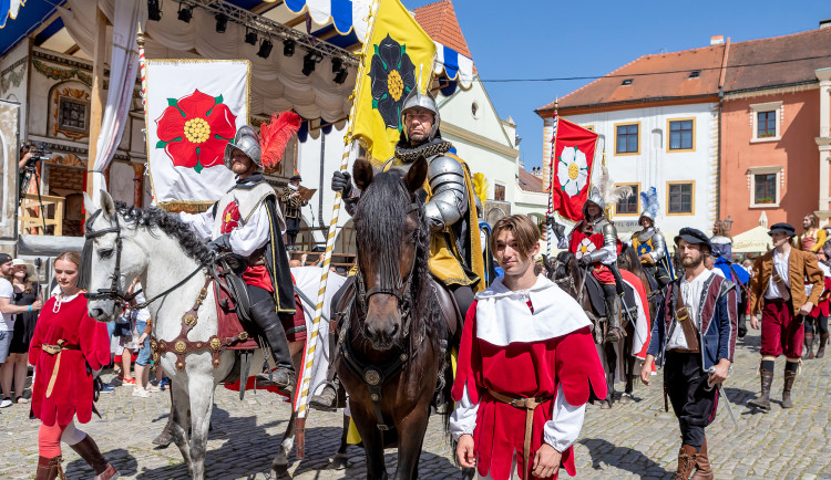 Slavnosti pětilisté růže v Českém Krumlově budou blíž občanům města