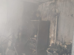 Požár zničil byt v Blatné. Škoda jde do milionů korun