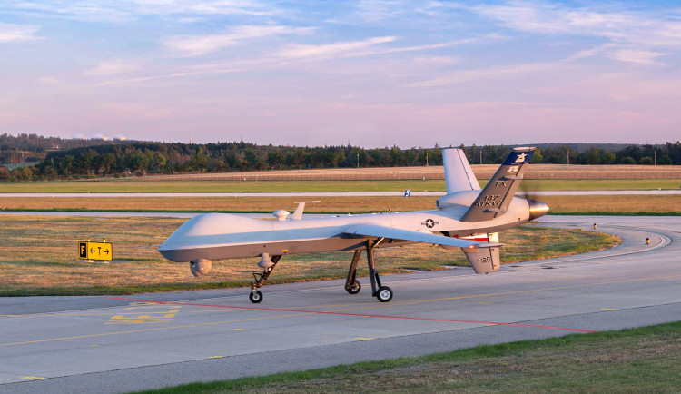 Vzdušného protivníka bude vojákům simulovat americký bezpilotní letoun MQ-9 Reaper.
