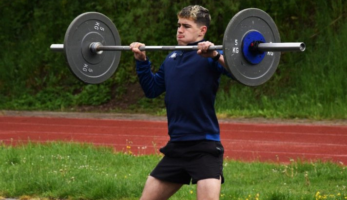 Tohle jsem chtěl vždycky zažít, chválí si Matyáš Humeník přípravu mezi muži