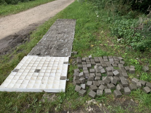 Jihočeští vědci vytvořili na Moravě ostrov z bahna