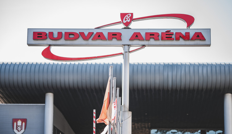 Budějce nabízí provoz dvou občerstvení. Jedno je v Budvar aréně, druhé u Malého jezu