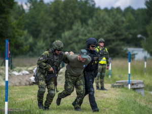 Vojáci cvičili ochranu Temelína proti ozbrojenému útoku