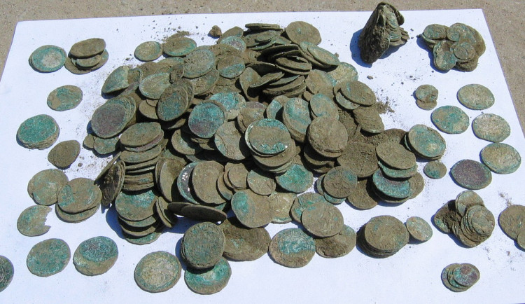 V jihočeské Soběslavi vystavili poklad stříbrných mincí z třicetileté války