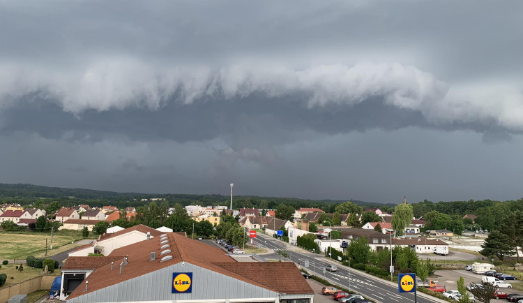 Tak to dnes odpoledne vypadlo v Blatné. Foto: Iveta Myslivcová