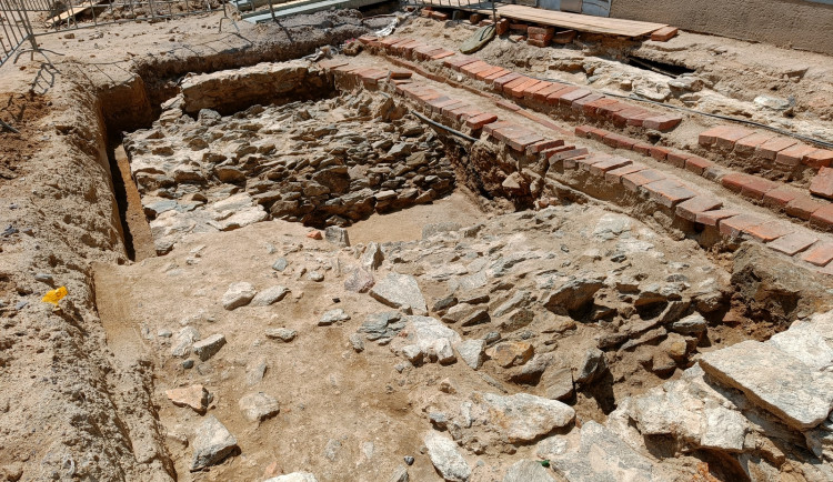 Archeologové ve Znojmě našli středověký most. Sloužil k obraně města