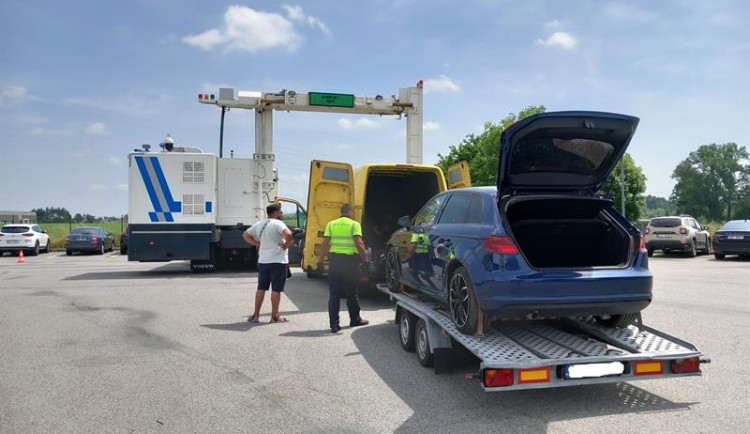 Bulhar převážel po dálnici Audi s ukrytým pytlíkem efedrinu. Nemám s tím nic společného, tvrdí