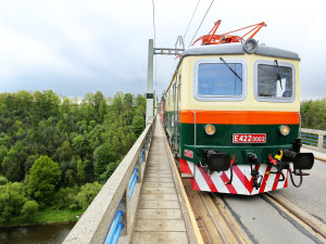 První elektrifikovanou trať v Česku z Tábora do Bechyně čeká oprava, trakce zůstane