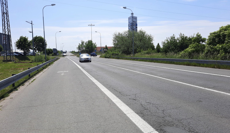 Začínají opravy silnice z Olomouce k nákupnímu centru Olympia. Potrvají až do konce září