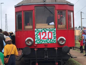Historická Elinka na železnici připomněla 120 let tratě z Tábora do Bechyně
