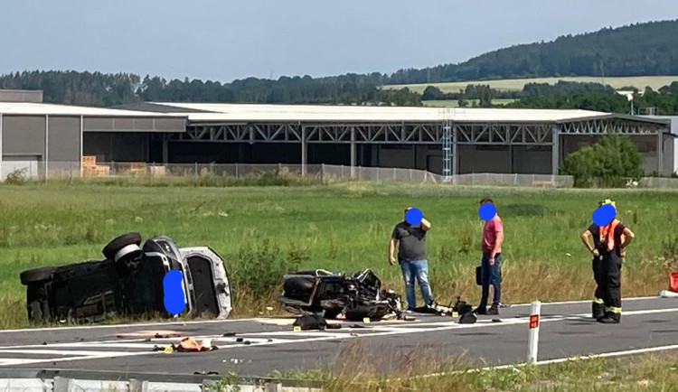 Tragická nehoda na jihu Čech. Auto se srazilo s motorkou